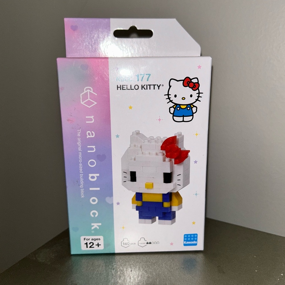 Hello Kitty Building Set - White, Blue, Red